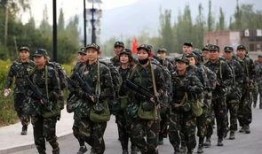 潍坊军训跳舞吃瓜原视频,潍坊学子跳舞吃瓜，展现青春风采