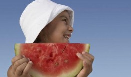 法国人帮忙吃瓜视频,跨国文化交流的趣味瞬间