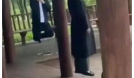 凉亭吃瓜事件道歉视频,当事人深情致歉，反思与成长