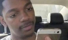 吃哈密瓜女孩哭的视频大全,视频大全记录感人瞬间