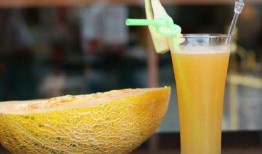 喝完酒吃哈密瓜的视频,酒后食哈密瓜的奇妙体验